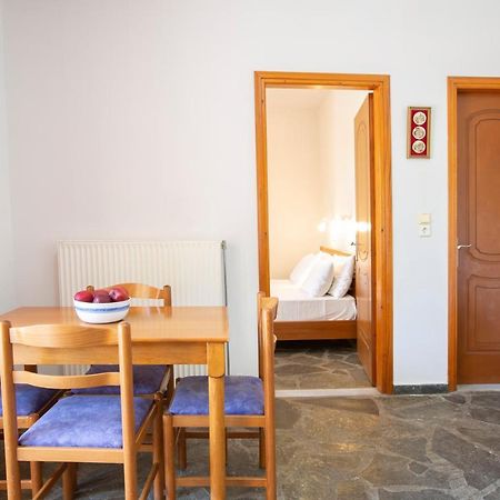 Giapis Apartment Mikros Gialos Exterior foto